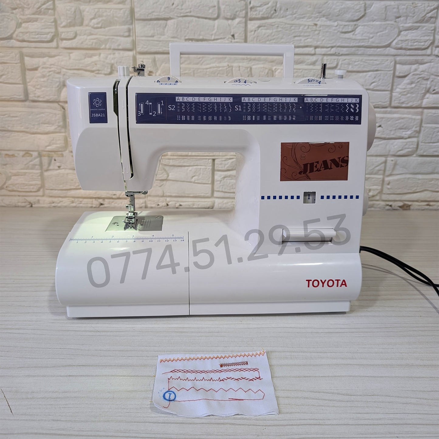 MACHINE A COUDRE TOYOTA JEANS JSBA121 ماكنة خياطة ذات 33 غرزة