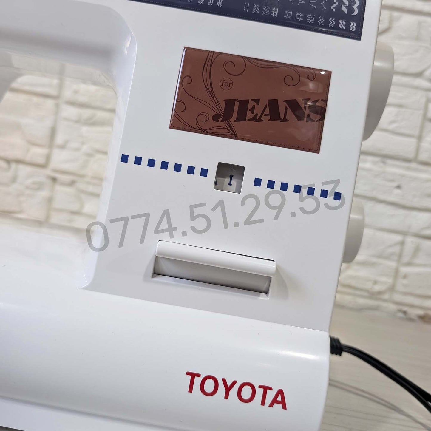 MACHINE A COUDRE TOYOTA JEANS JSBA121 ماكنة خياطة ذات 33 غرزة