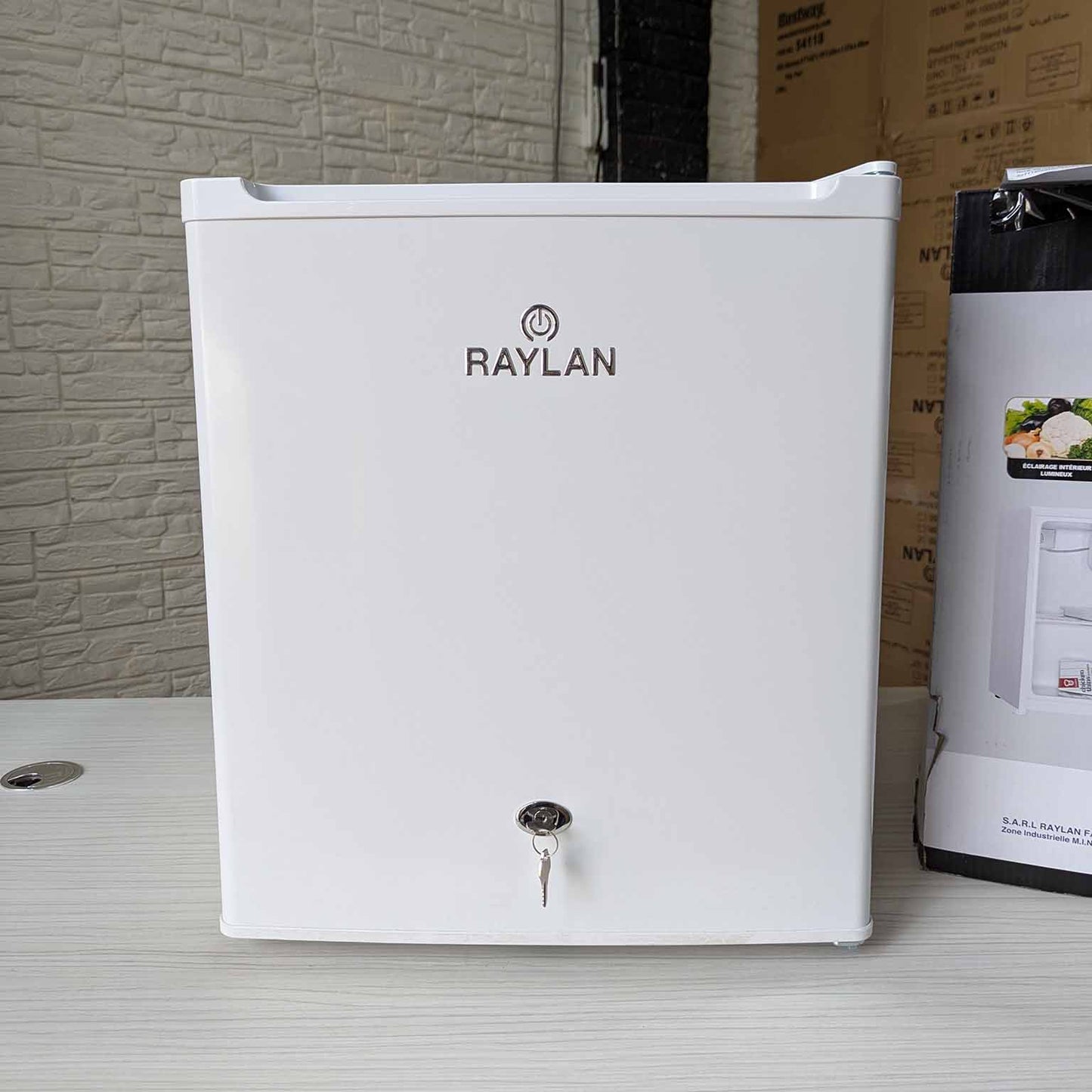 Mini Réfrigérateur RAYLAN MINI BAR 47L من أقوى الثلاجات الصغيرة في الجزائر